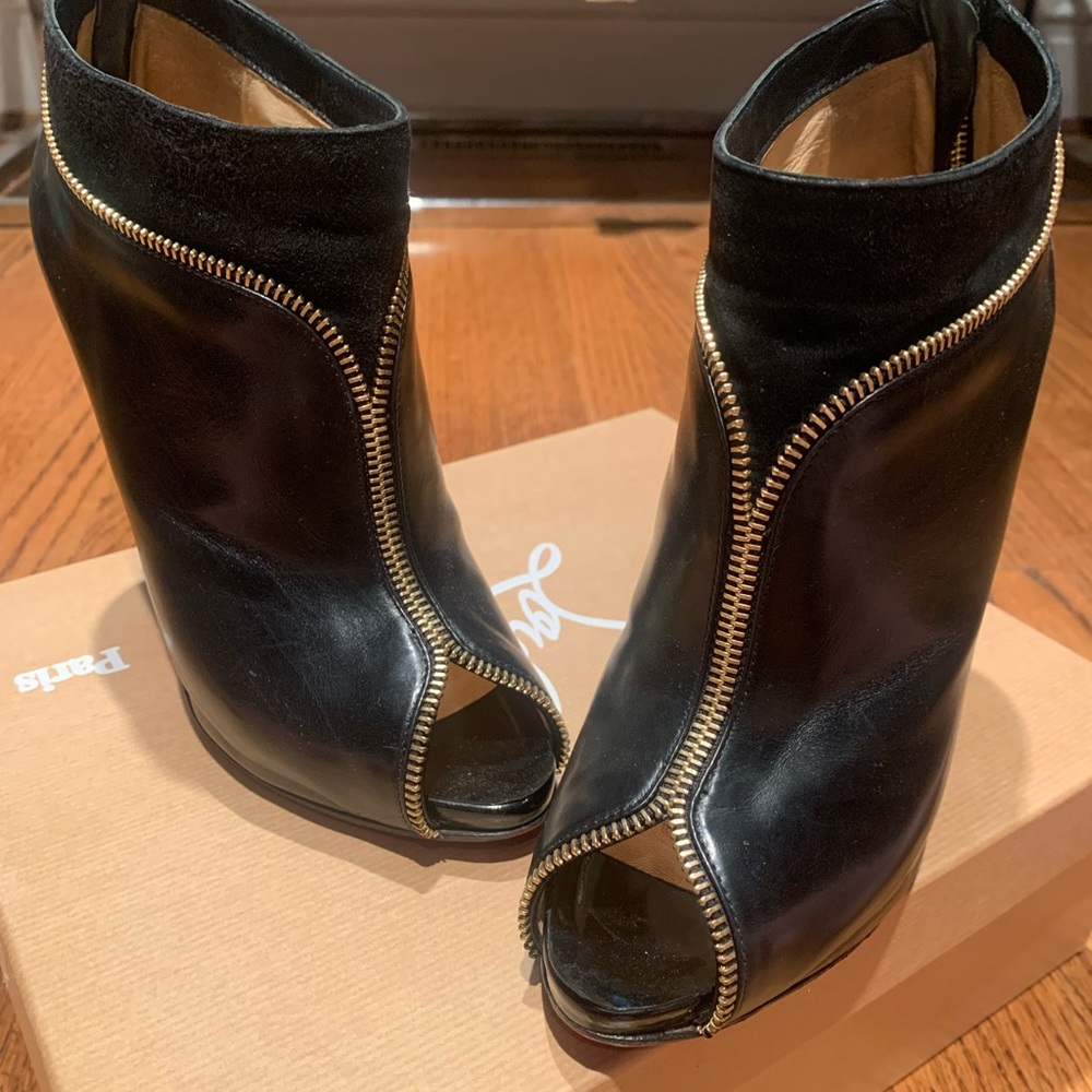Christian louboutin size 38.5